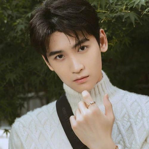 吃瓜八卦娱乐圈陈哲远,娱乐圈吃瓜达人,揭秘明星幕后故事 第1张 吃瓜八卦娱乐圈陈哲远,娱乐圈吃瓜达人,揭秘明星幕后故事 第1张